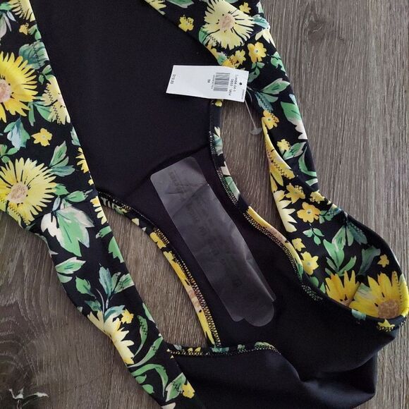 New Old Navy Sunflower Bikini Bottoms Size 3X - Picture 5 of 5